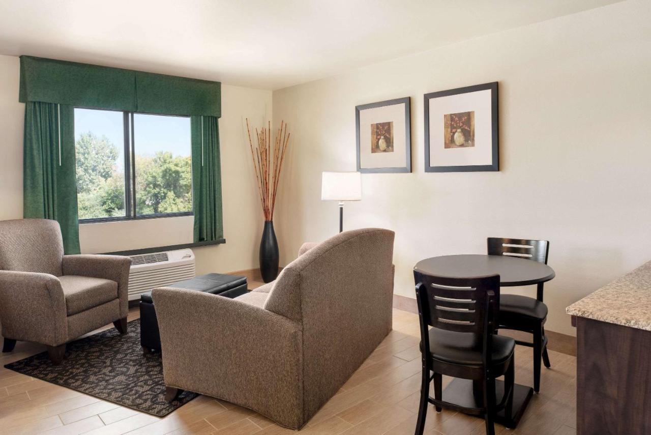 מלון Baymont By Wyndham Glenwood מראה חיצוני תמונה